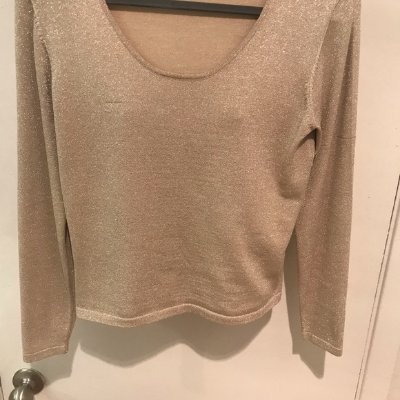 ANN TAYLOR GOLD SPARKLY LONG SLEEVE/ PULLOVER TSHIRT / SWEATER/ TOP - Picture 2 of 9